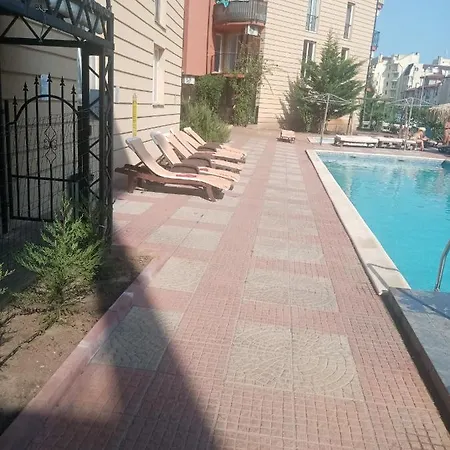 Apartahotel Studio Apartments Mirjana *